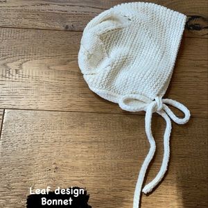 Leaf design knitted bonnet- white- 4-5 years